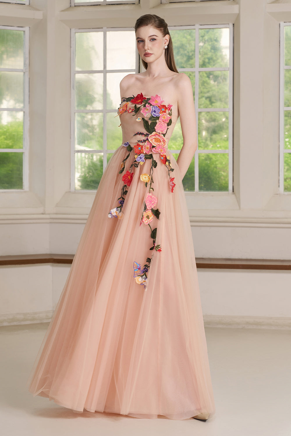 Maelle Lace Applique Maxi Dress